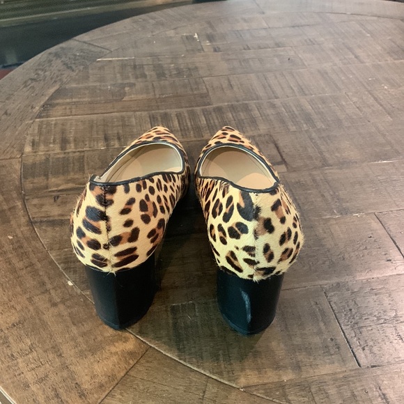 A pair of Marc Fisher shoes - Picture 3 of 7